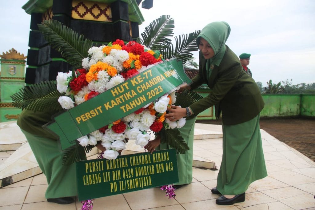 Ziarah di Makam Pahlawan, Indra Puji: Mengajak Generasi Penerus Teladani Semangat Berkorban