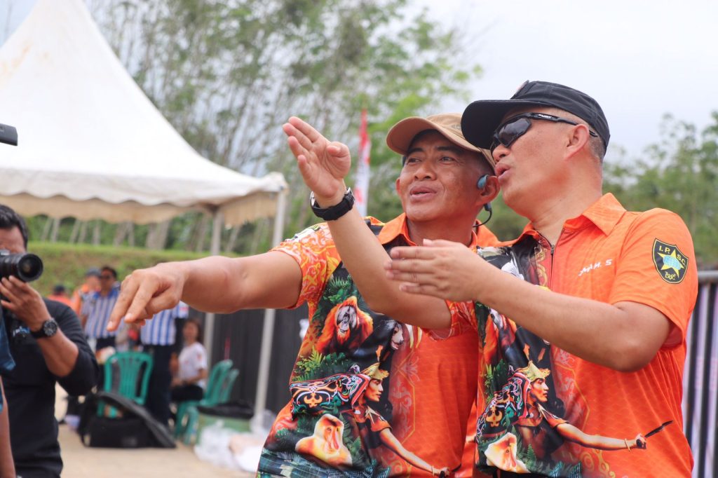 Tingkatkan Keharmonisan, Kapolda Kaltim Bersama Pangdam VI/MLW Adakan Lomba Menembak