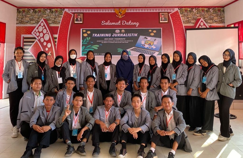 OSIS SMA Negeri 1 Pasangkayu Melaksanakan Training Jurnalistik