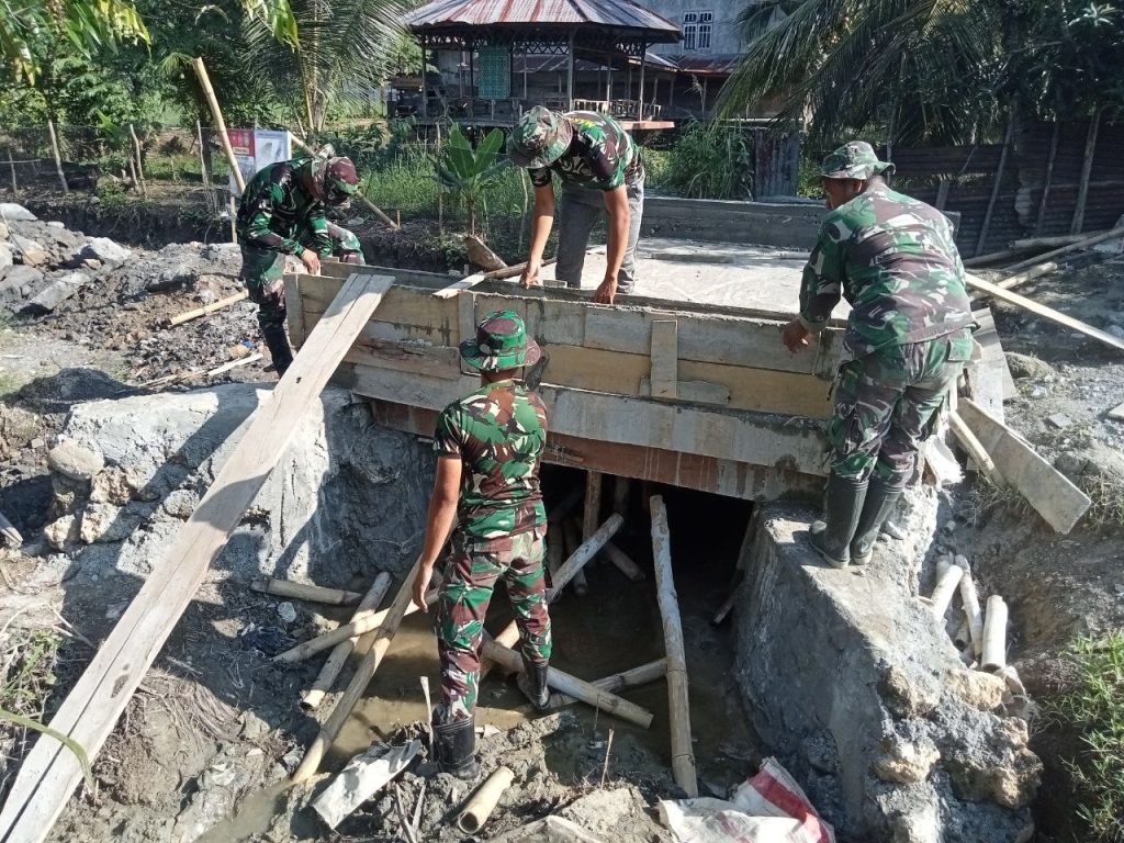 Dansatgas 1427/Pasangkayu: Personel TMMD Masih Mengejar 40 Persen Pekerjaan Plat Duicker