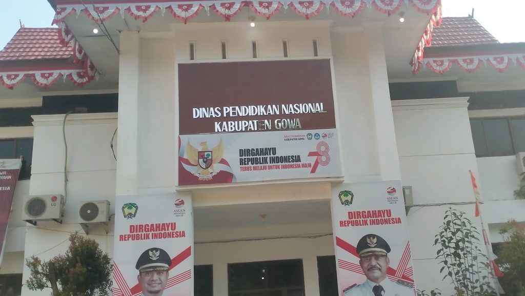 Disdik Gowa Bagikan Chromebook Di Lima Sekolah Guna Mendukung Kelancaran ANBK