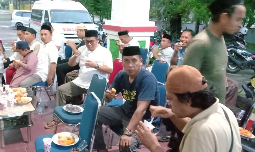Keluarga Besar Dinkes Pasangkayu Buka Puasa Bersama Mitra Kerja