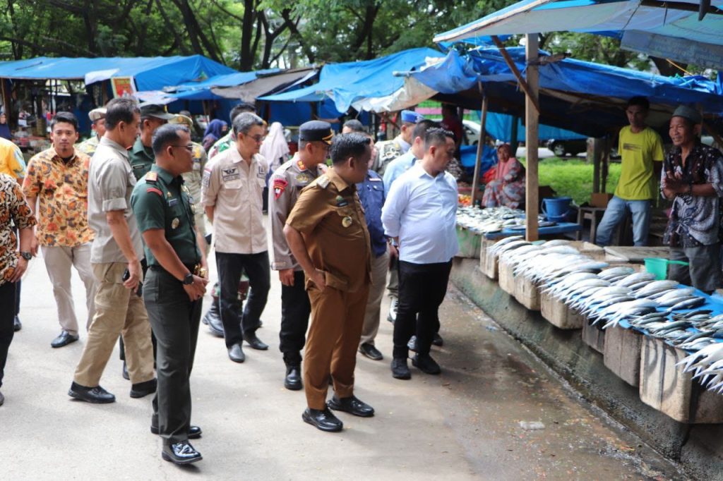 Tiga Hari Ramadhan, Pemda Jeneponto Bersama Forkompimda Pantau Harga Komoditas di Pasar Karisa