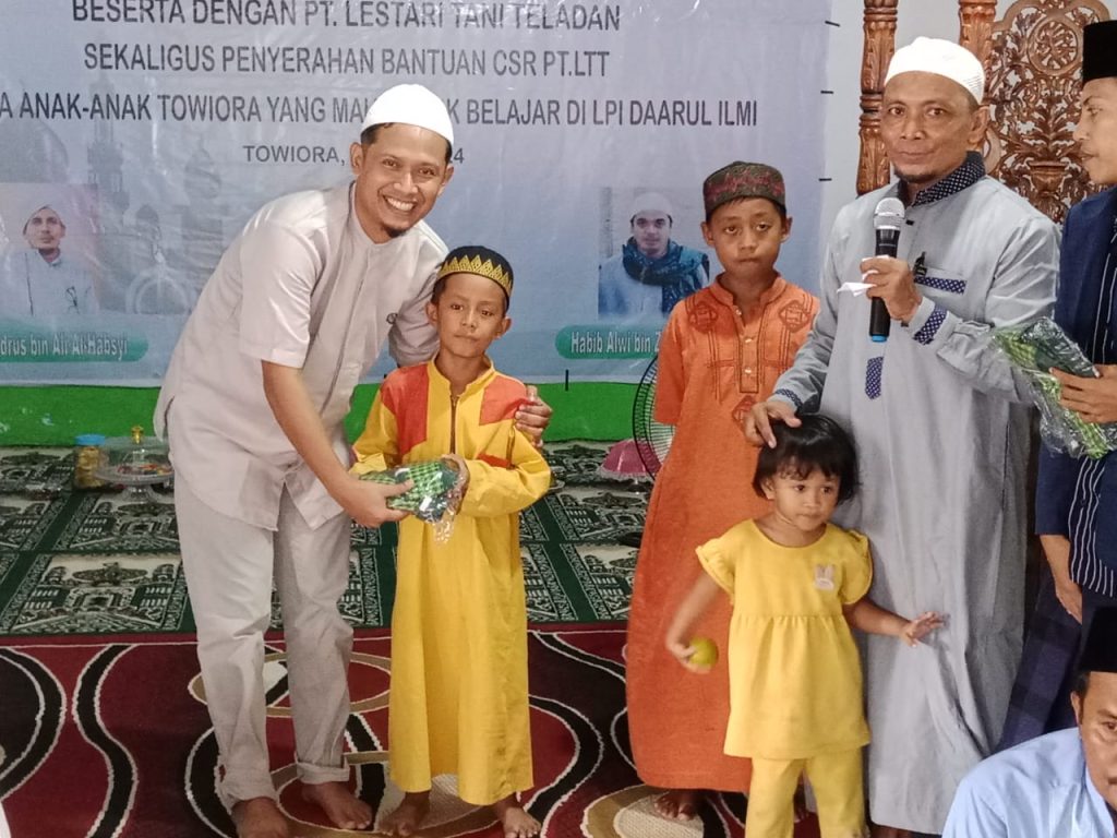 PT LTT Berikan Bantuan ke Anak Didik Majelis Taklim