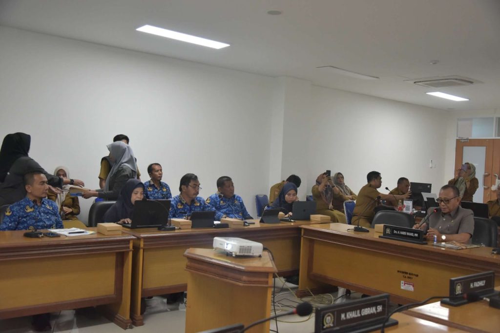 Bapemperda DPRD Sulbar Rapat Penyempurnaan Ranperda Pasca Evaluasi Kemendagri Bersama OPD