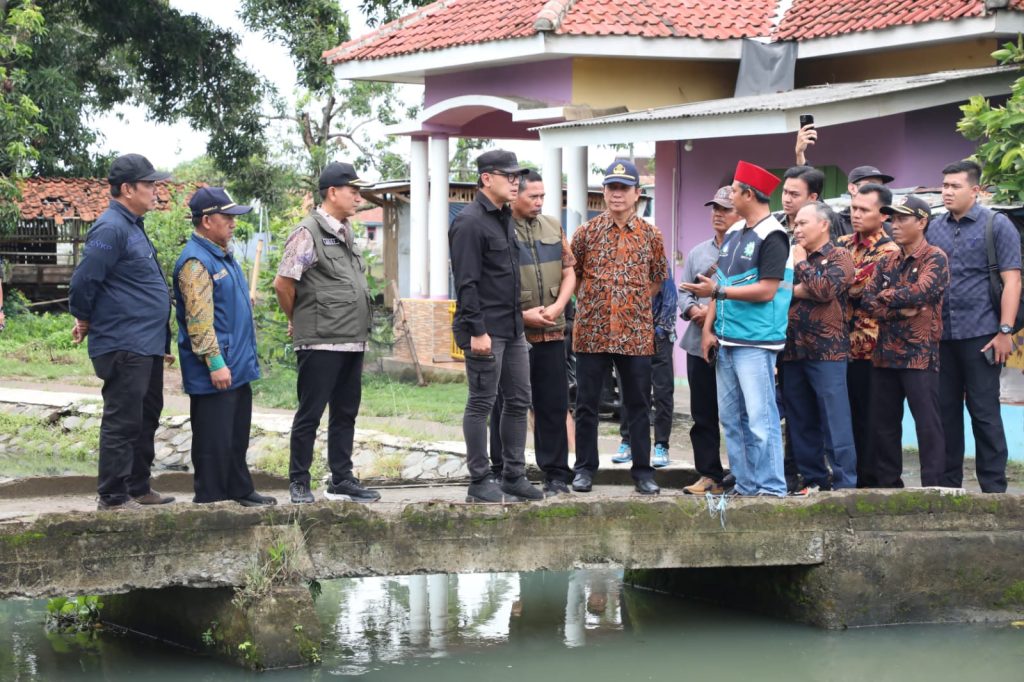 Wamendagri Tinjau Persoalan Irigasi dan Pangan di Karawang