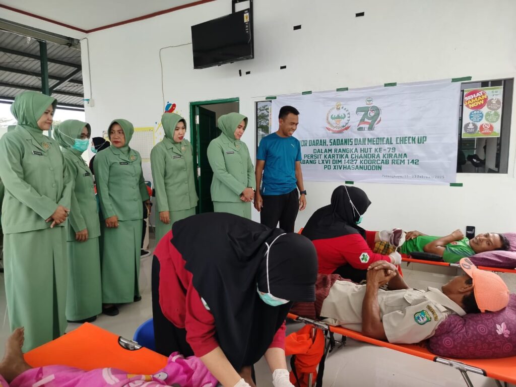 Hut Ke-79 Persit Kartika Chandra Kirana, Cabang LXVI Kodim 1427/Pasangkayu Menyumbangkan Darah