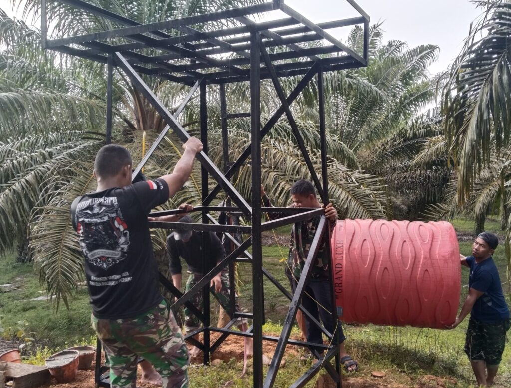 Tim TMMD ke-123 Pasang Kerangka Sumur di Desa Benggaulu, Membawa Harapan untuk Akses Air yang Lebih Baik