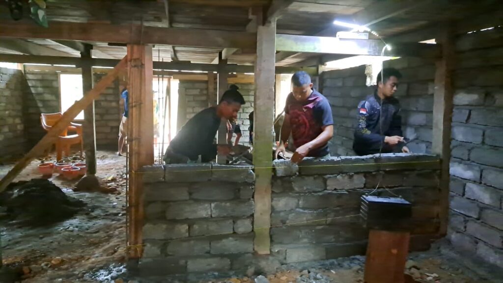 Dan SST Satgas TMMD Kodim 1427/Pasangkayu: Renovasi Rumah Yakobus Capai 40%